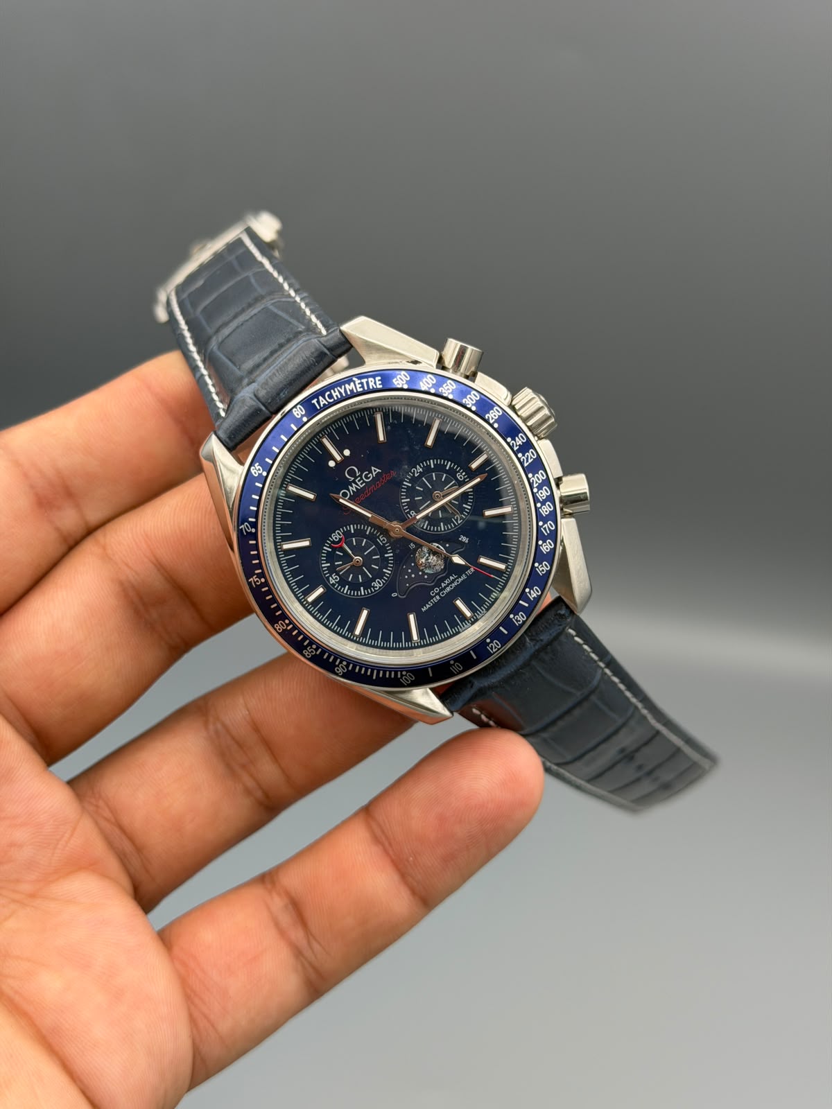 Omega Moongraph